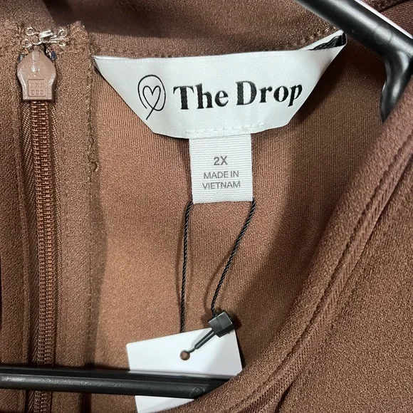 Elegant Plus Size Brown Dress - Picture 3 of 4